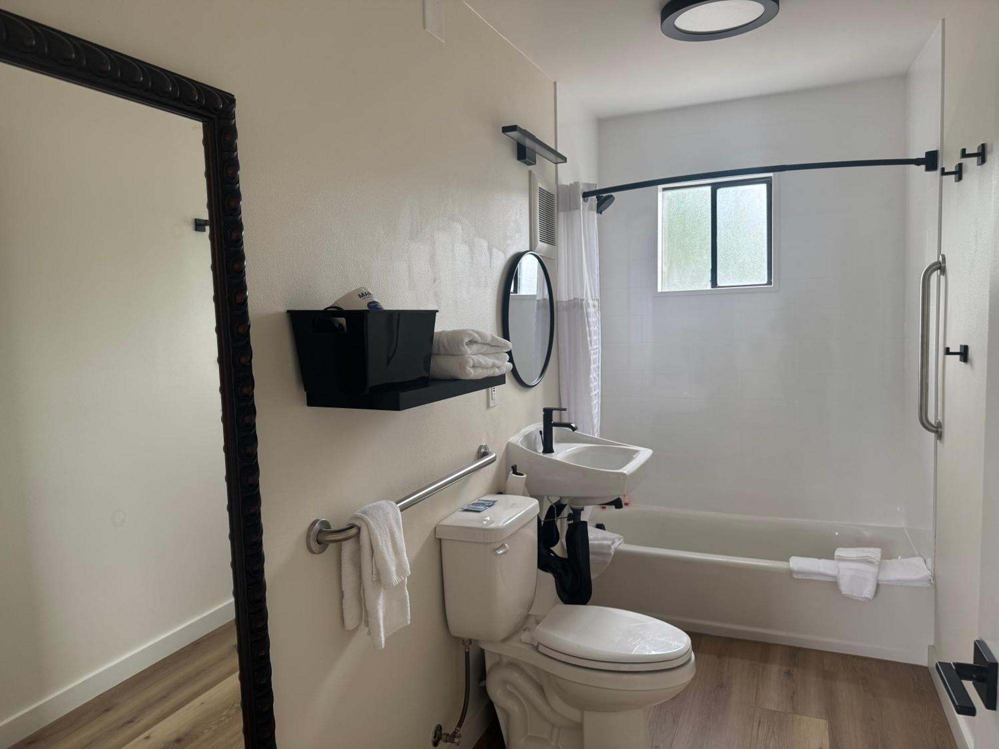 Richland Inn And Suites Buitenkant foto