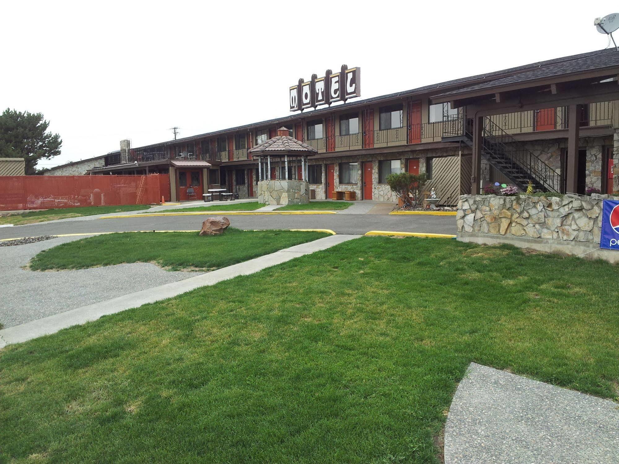 Richland Inn And Suites Buitenkant foto